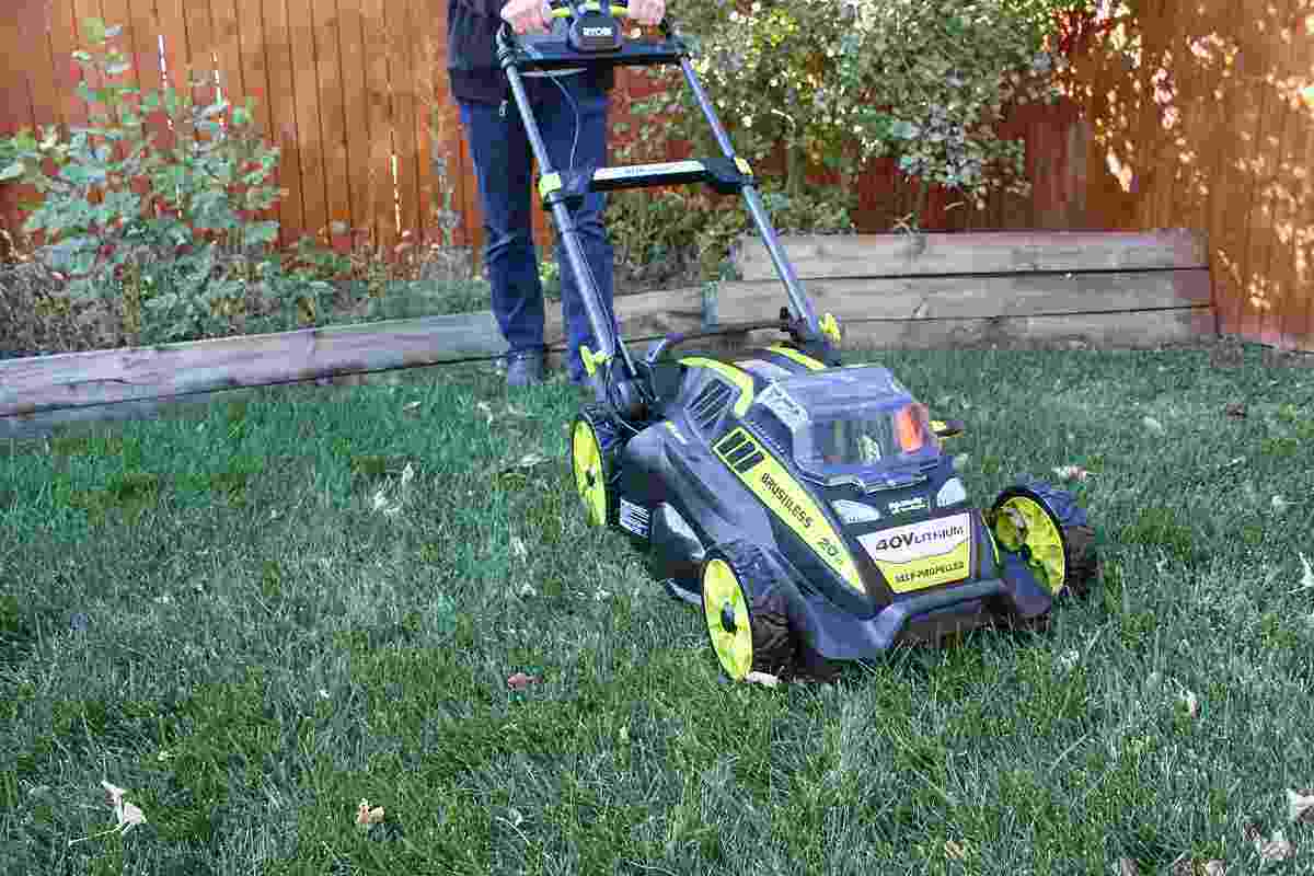Best Electric Start Self Propelled Lawn Mowers