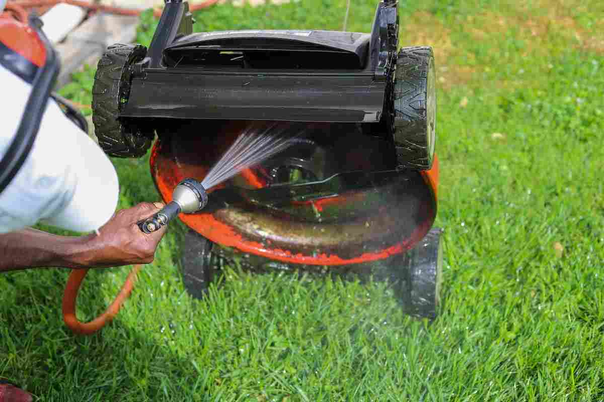 How To Clean Your Lawnmower