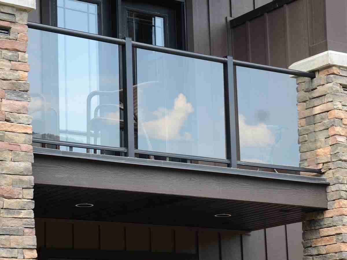 5 Awesome Benefits Of Using Glass Balustrading For Your Balconies